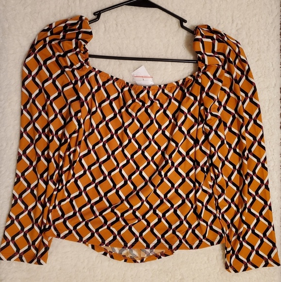 4/$30🌟Lipslide Top - Picture 5 of 5